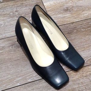 Kenneth Cole Italian made blue leather heels. Size 6